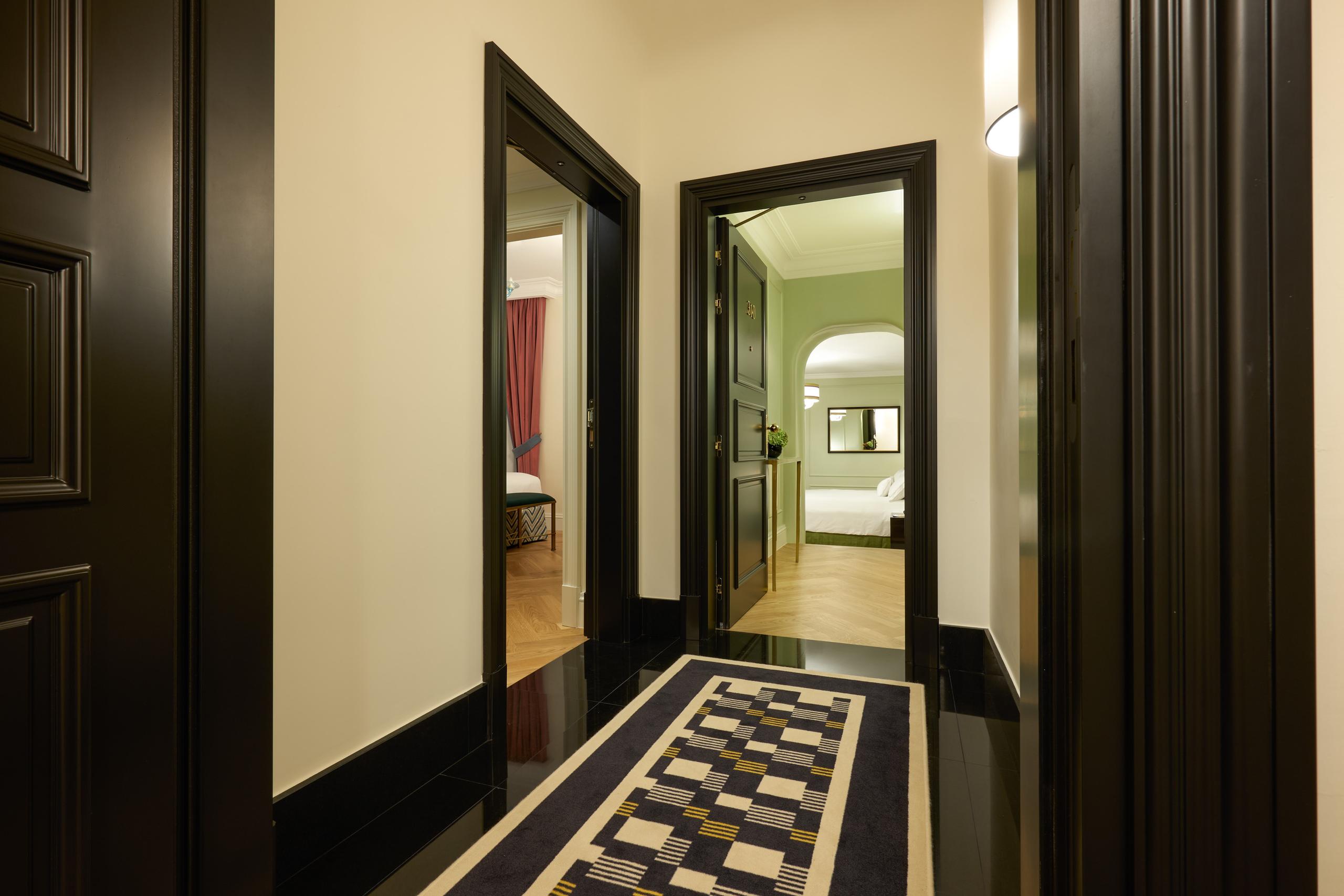 Discover the Family room at the Palazzo Ripetta hotel in Rome